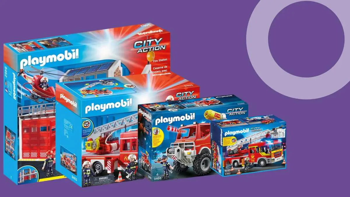 Los camiones de bomberos Playmobil están pintados en rojo y equipados con diferentes accesorios