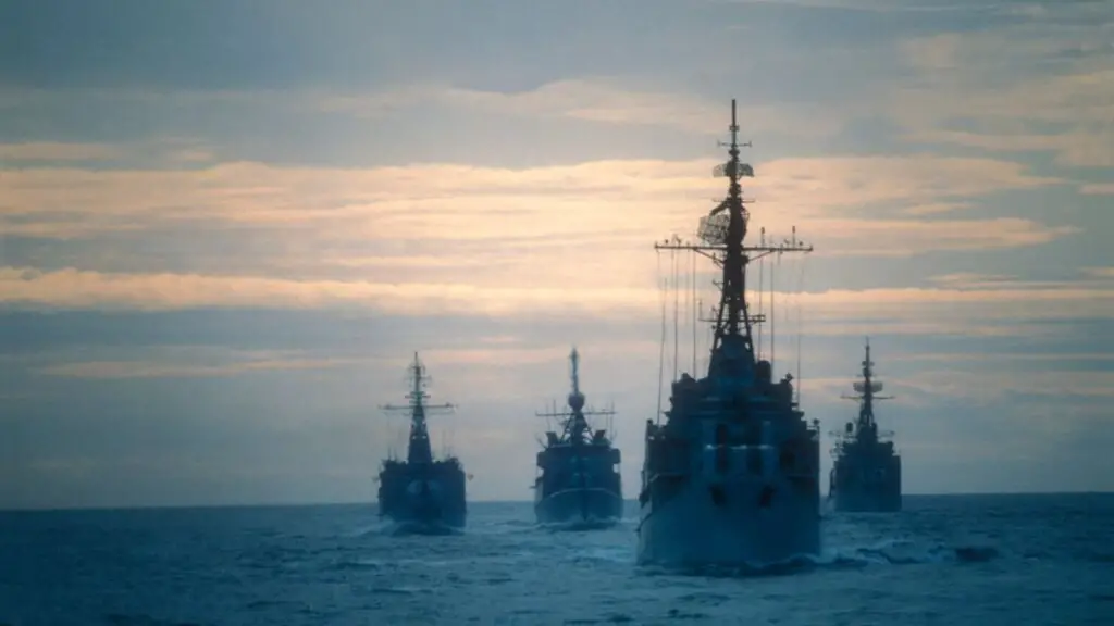 Cobi Bismarck Schlachtschiff Beispiel für verschiedene Kriegsschiffe auf See
