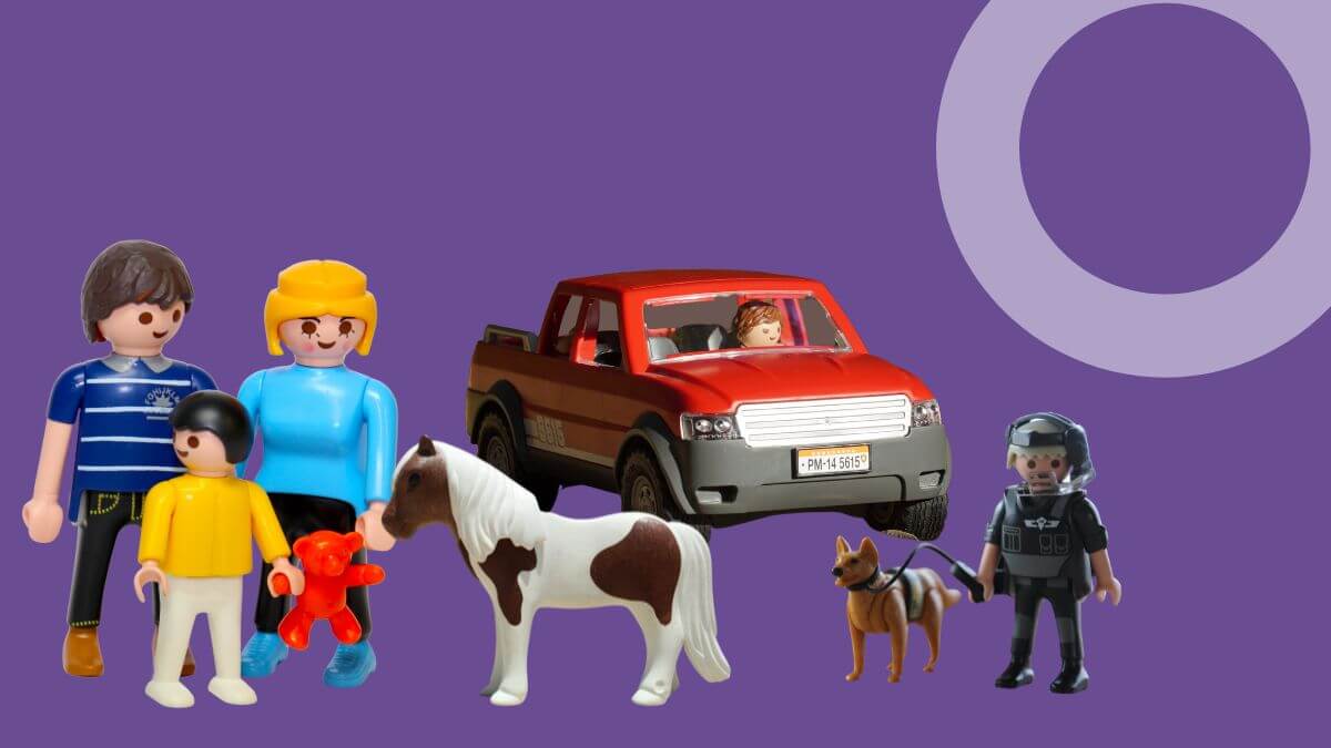 which age is the right toy including several Playmobil minifigures