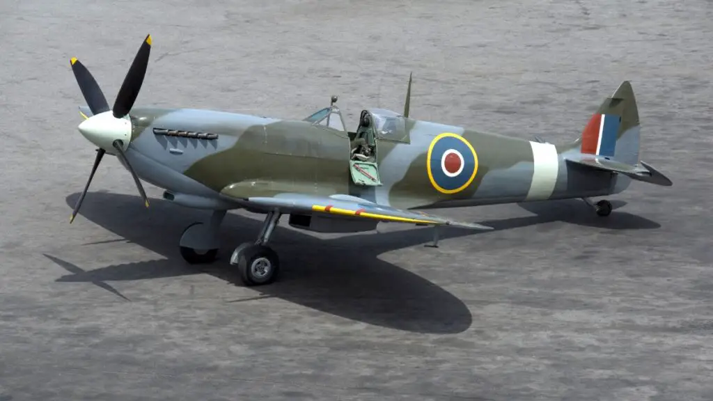 COBI 5708 Supermarine Spitfire real plane parking