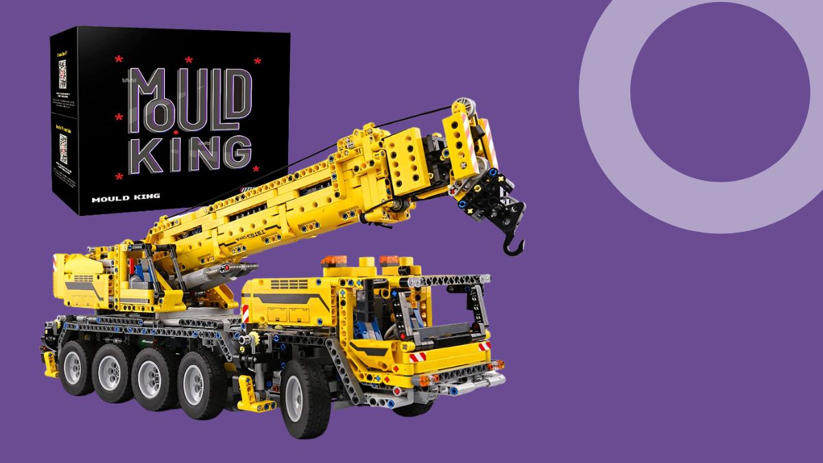 Mould King 13107 RC Heavy Duty Crane toy with box