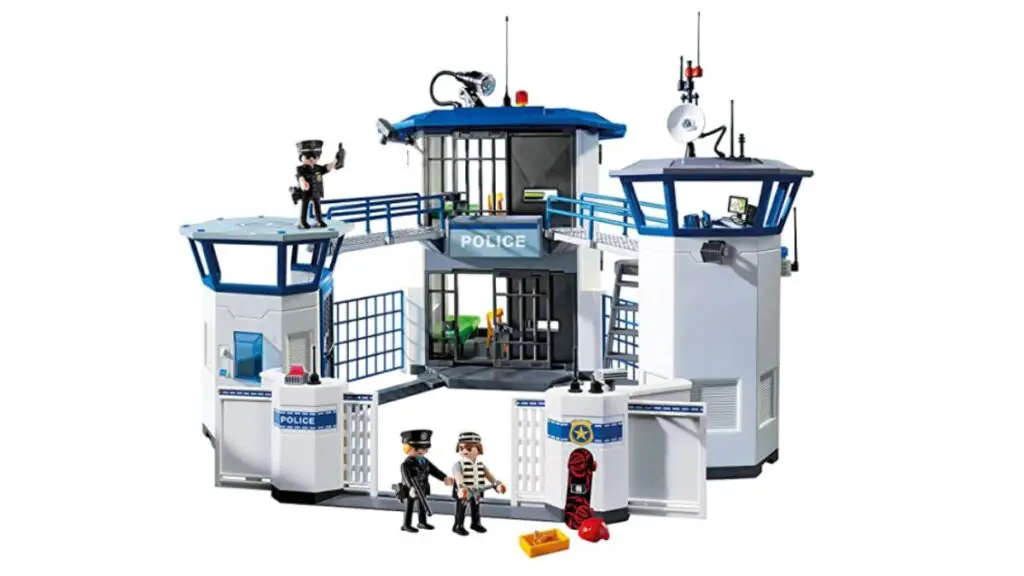 Police station  toy set with minifigures and acessories