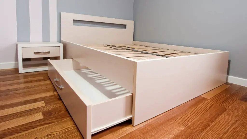 how to store Playmobil pullout bed as another storage solution